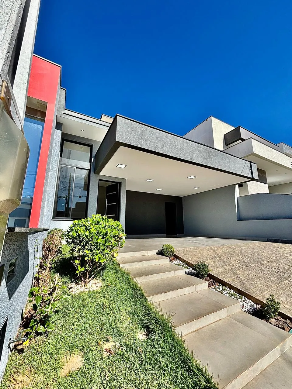 Casa Térrea à Venda com 3 suítes, escritório e ampla área gourmet com churrasqueira, 145m² em um terreno de 200m² no Condomínio Helena Maria em Sorocaba/SP
