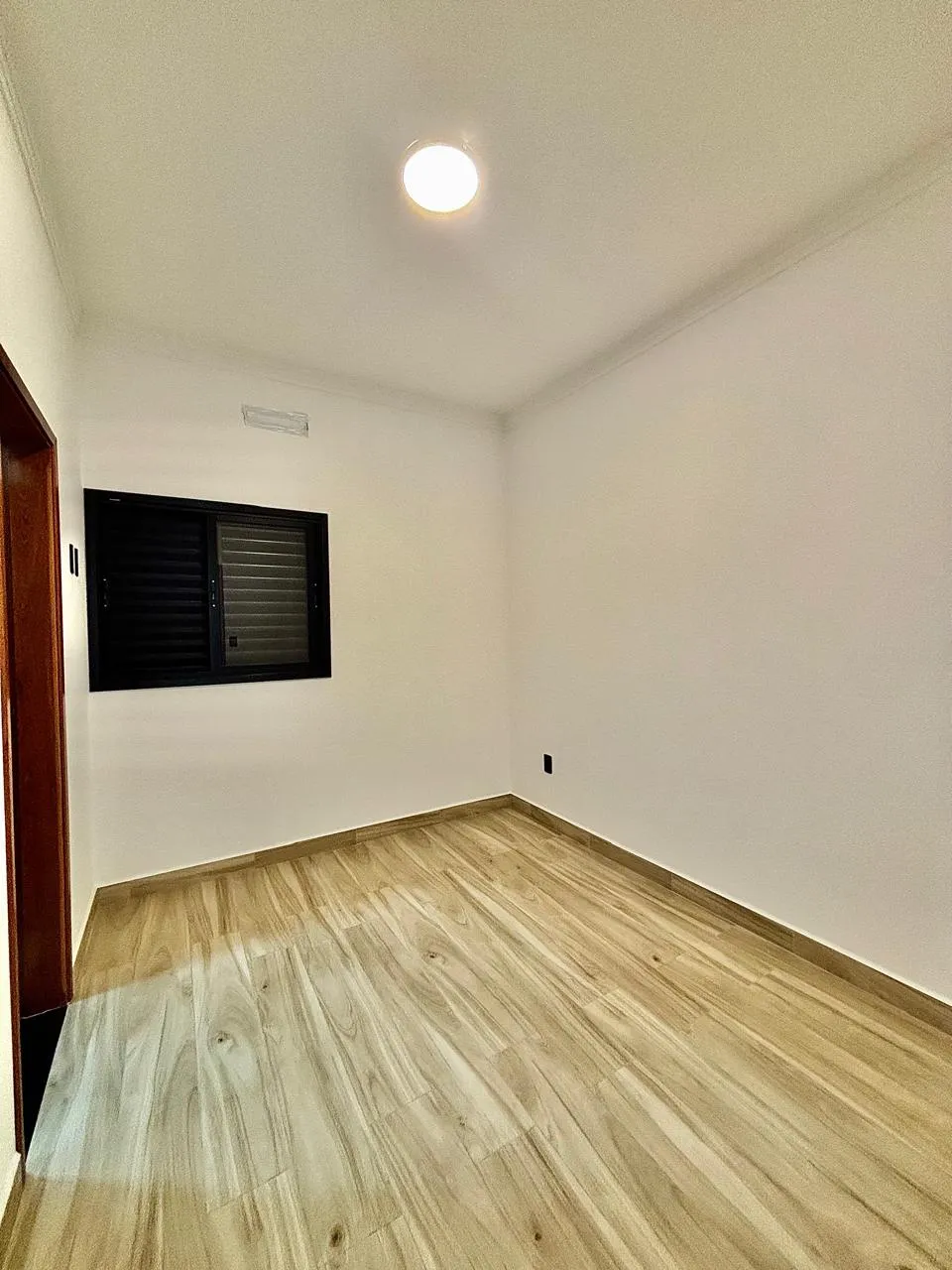 Casa Térrea à Venda com 3 suítes, escritório e ampla área gourmet com churrasqueira, 145m² em um terreno de 200m² no Condomínio Helena Maria em Sorocaba/SP