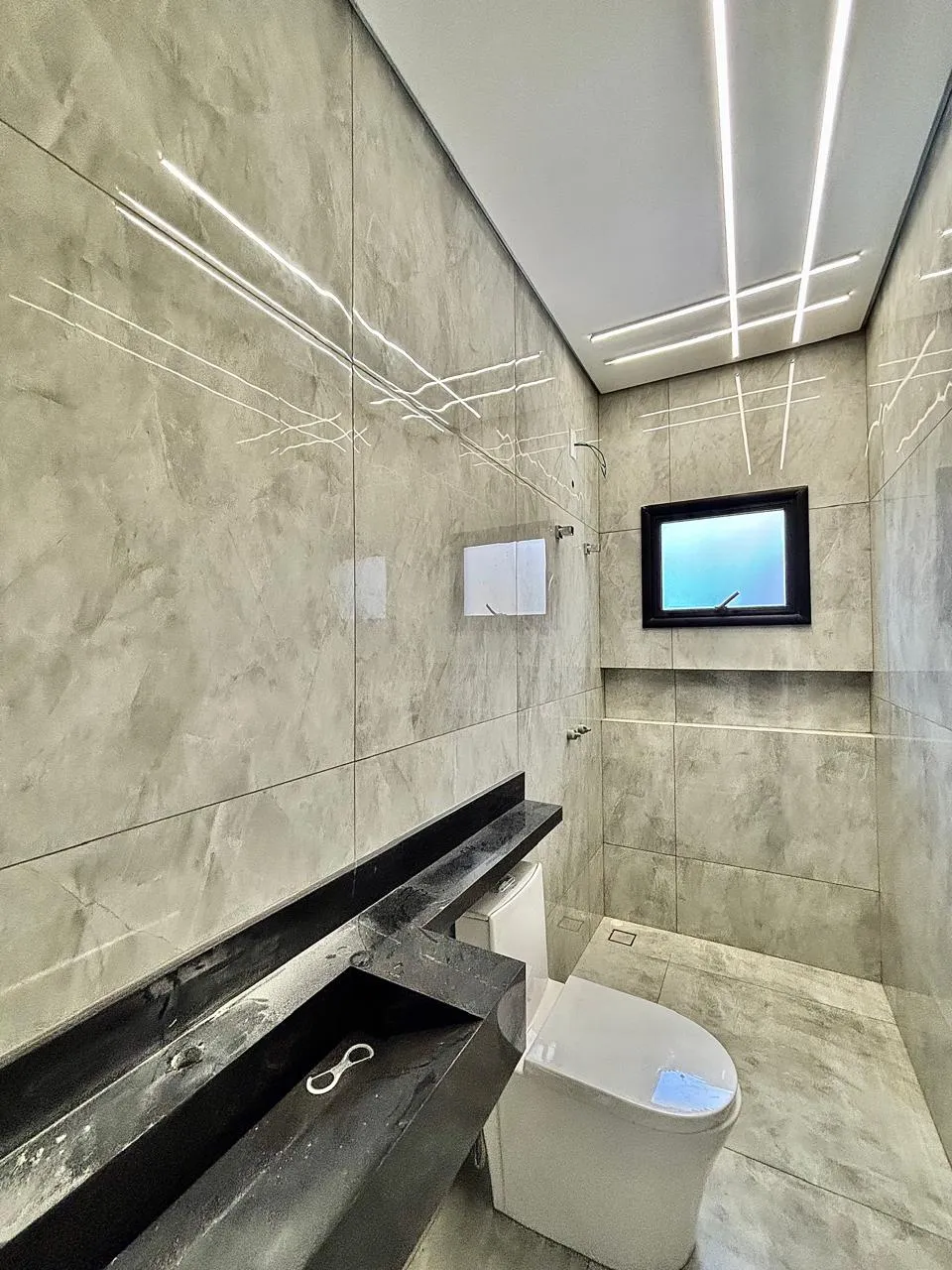 Casa Térrea à Venda com 3 dormitórios sendo 1 suíte e ampla área gourmet com piscina, 133m² em um terreno de 200m² no Condomínio Villagio Milano em Sorocaba/SP