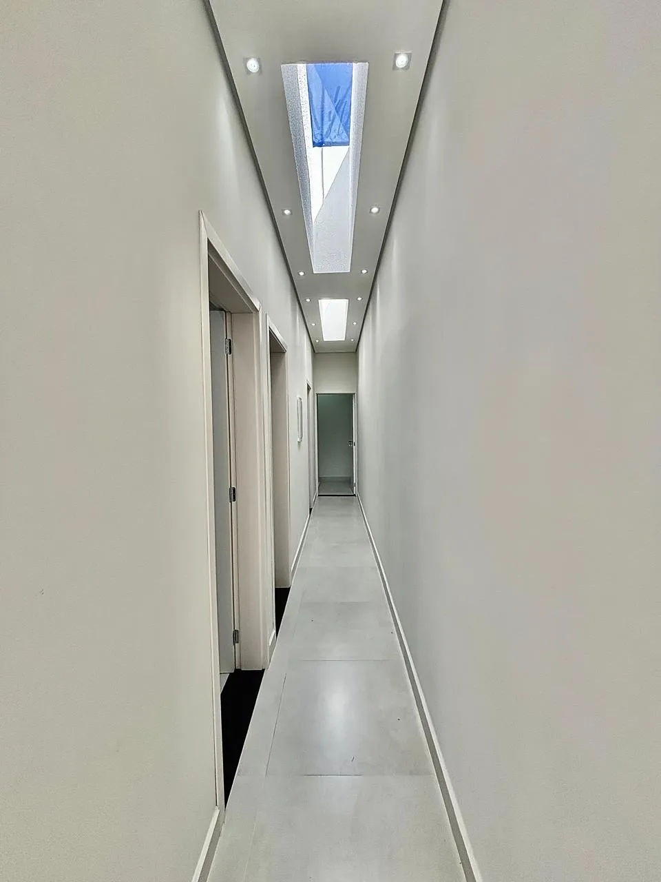 Casa Térrea à Venda com 3 dormitórios sendo 1 suíte e ampla área gourmet com churrasqueira, 105m² em um terreno de 154m² no Condomínio Villagio Ipanema 1 em Sorocaba/SP