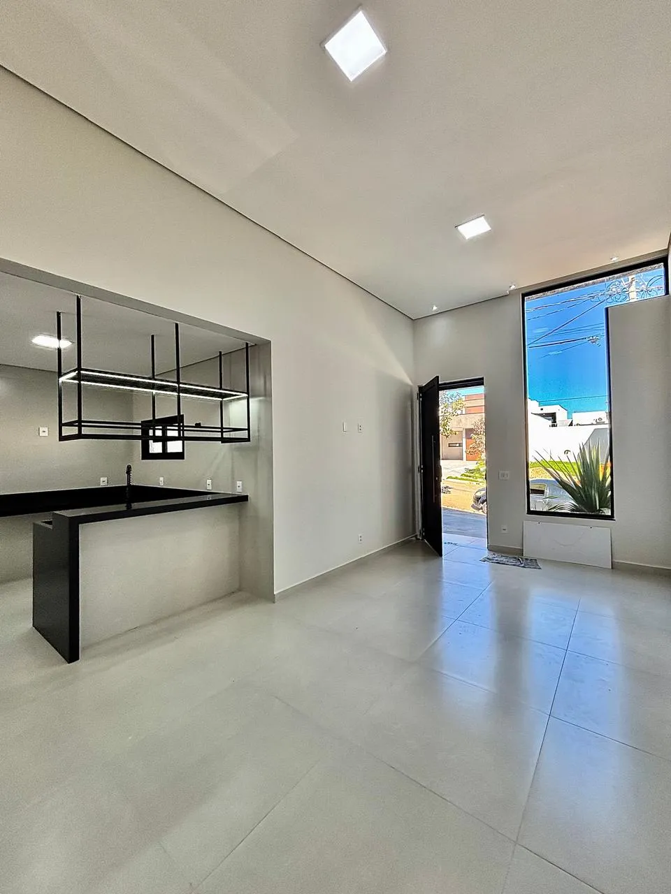 Casa Térrea à Venda com 3 dormitórios sendo 1 suíte e ampla área gourmet com churrasqueira, 105m² em um terreno de 154m² no Condomínio Villagio Ipanema 1 em Sorocaba/SP