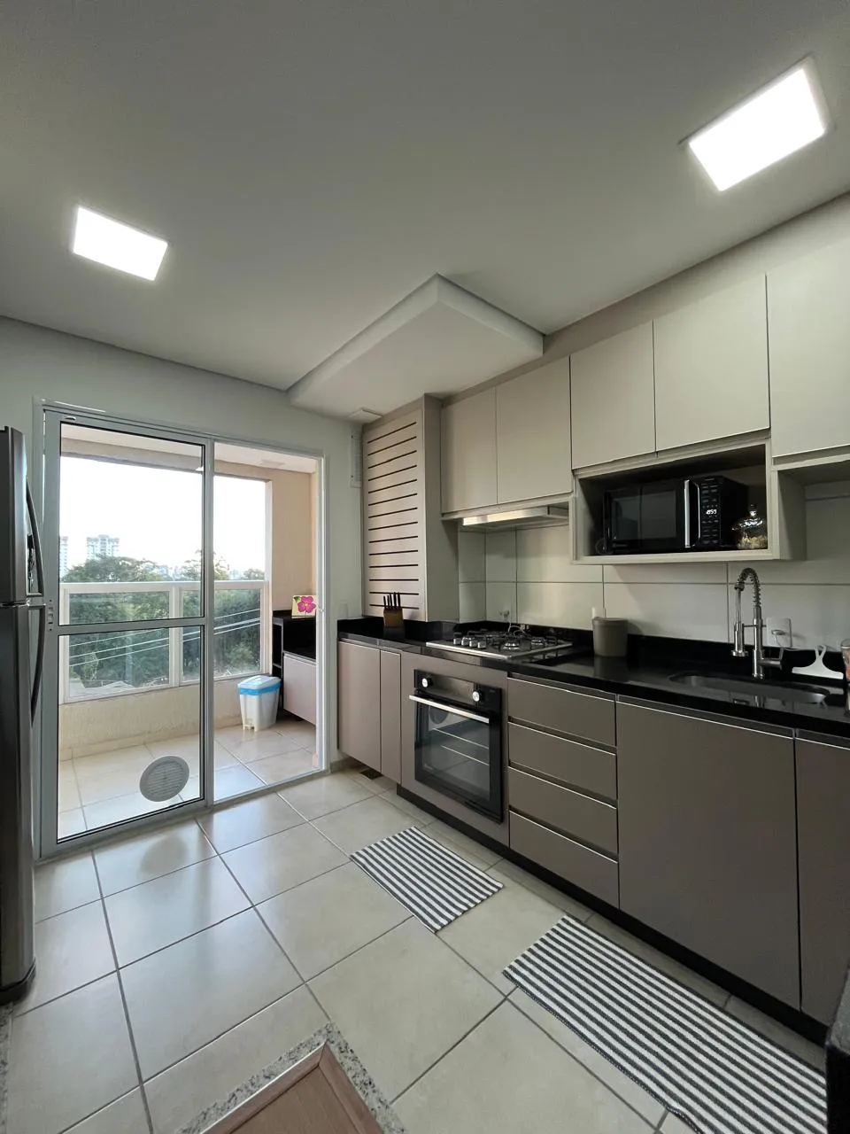 Apartamento Mobiliado à Venda com 2 dormitórios, móveis planejados e ampla área gourmet, 59m² no Condomínio JR São Paulo em Sorocaba/SP