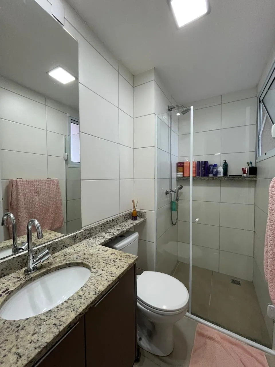 Apartamento Mobiliado à Venda com 2 dormitórios, móveis planejados e ampla área gourmet, 59m² no Condomínio JR São Paulo em Sorocaba/SP