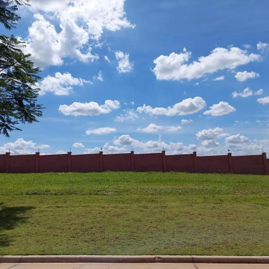 Terreno à Venda com 451m² no Condomínio Alphaville Nova Esplanada 3 em Votorantim/SP