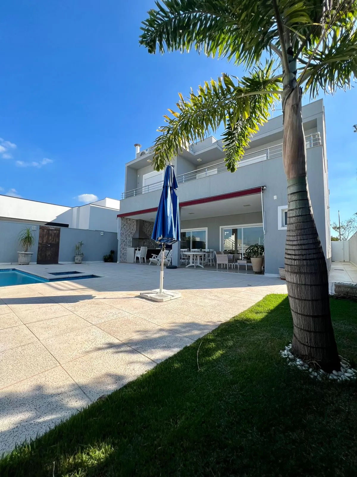 Sobrado à Venda ou Locação com 4 suítes, móveis planejados e piscina, 432m² em Votorantim/SP no Condomínio Alphaville Nova Esplanada