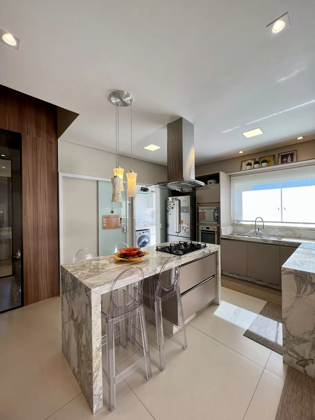 Casa à Venda com 3 suítes, adega, academia e piscina, 320m² em Votorantim/SP no Condomínio Alphaville Nova Esplanada