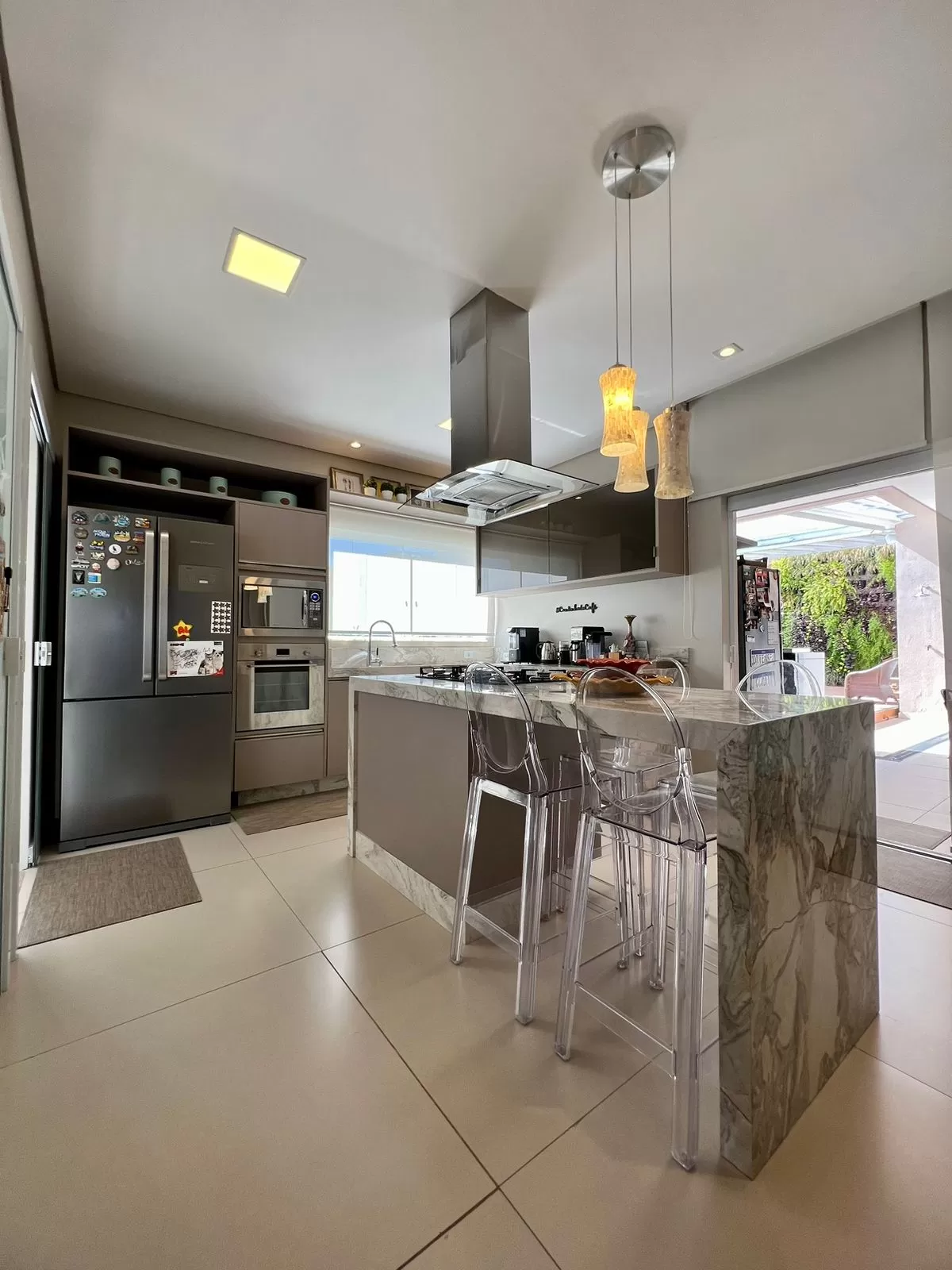 Casa à Venda com 3 suítes, adega, academia e piscina, 320m² em Votorantim/SP no Condomínio Alphaville Nova Esplanada
