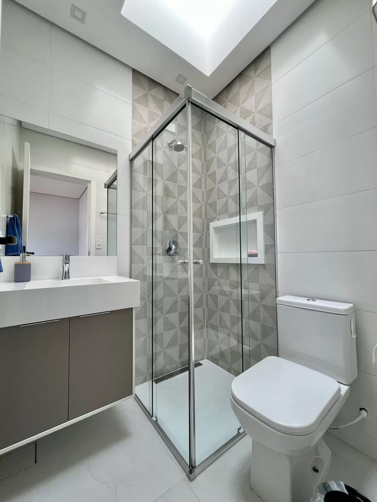 Sobrado à Venda com 3 suítes, sala de cinema e piscina, 225m² em Votorantim/SP no Condomínio Cyrela Landscape
