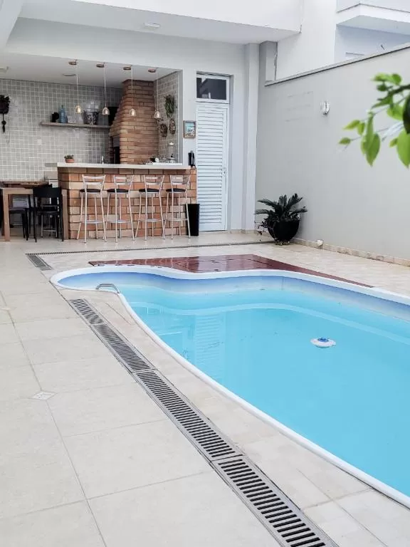 Sobrado à Venda Próximo à Prefeitura de Sorocaba no Alto da Boa Vista com 3 suítes e piscina, 278m² em Sorocaba/SP no Condomínio Colinas do Sol