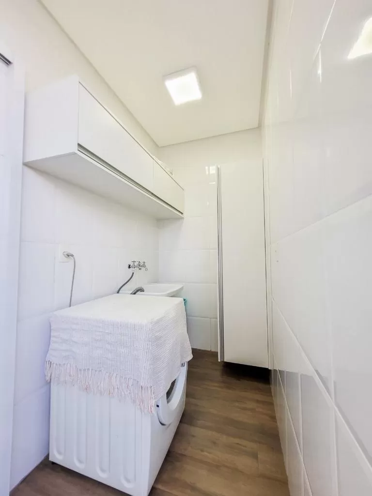 Sobrado à Venda Próximo à Prefeitura de Sorocaba no Alto da Boa Vista com 3 suítes e piscina, 278m² em Sorocaba/SP no Condomínio Colinas do Sol