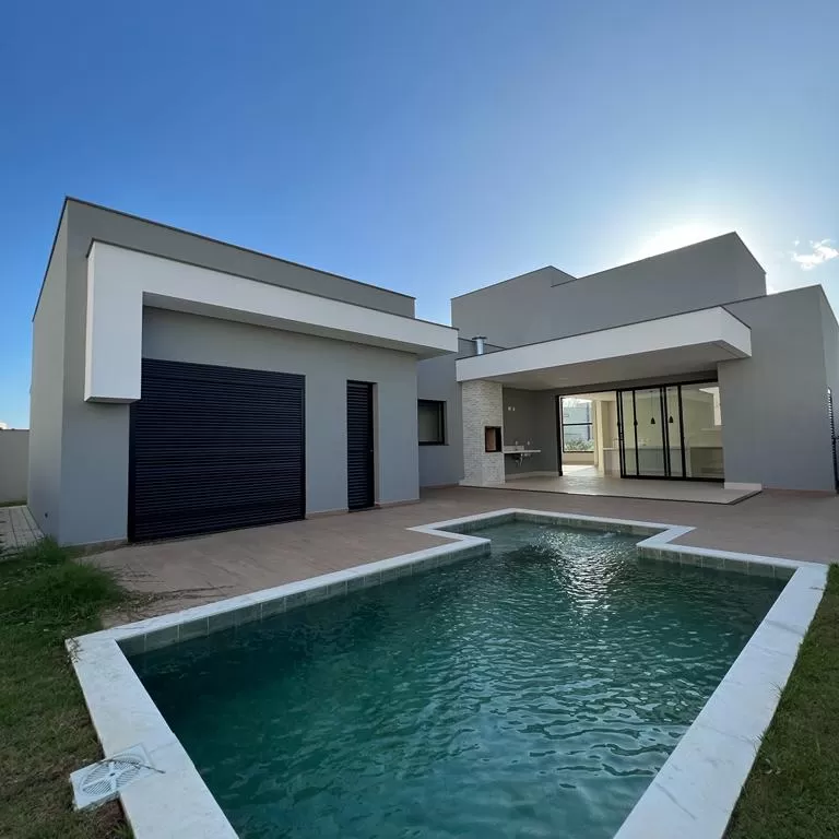 Casa Térrea à Venda com 3 suítes e piscina, 217m² em Votorantim/SP no Condomínio Alphaville Nova Esplanada