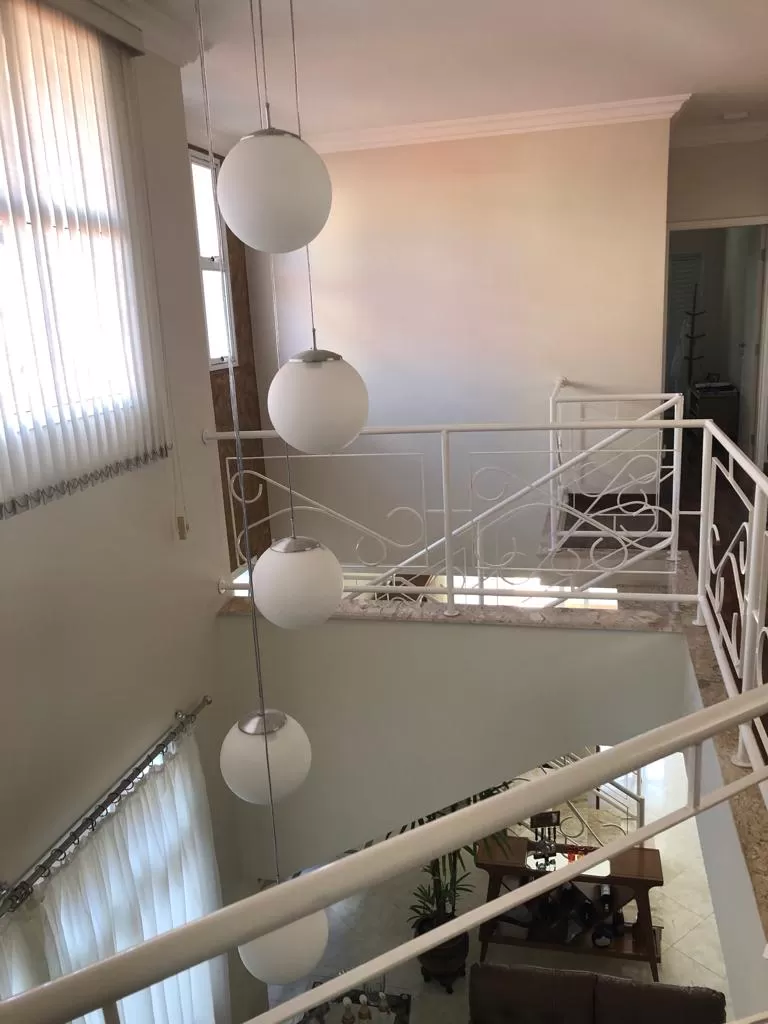 Sobrado à Venda no Campolim com 3 suítes, escritório e piscina, 321m² em Sorocaba/SP no Condomínio Tivoli Park