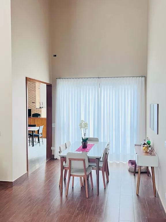 Casa Térrea à Vendacom 3 quartos sendo 1 suíte com closet, 220m² em Araçoiaba da Serra/SP no Condomínio Village Ipanema 