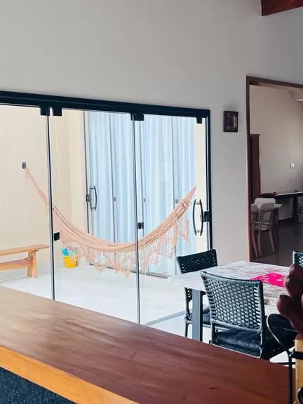 Casa Térrea à Vendacom 3 quartos sendo 1 suíte com closet, 220m² em Araçoiaba da Serra/SP no Condomínio Village Ipanema 