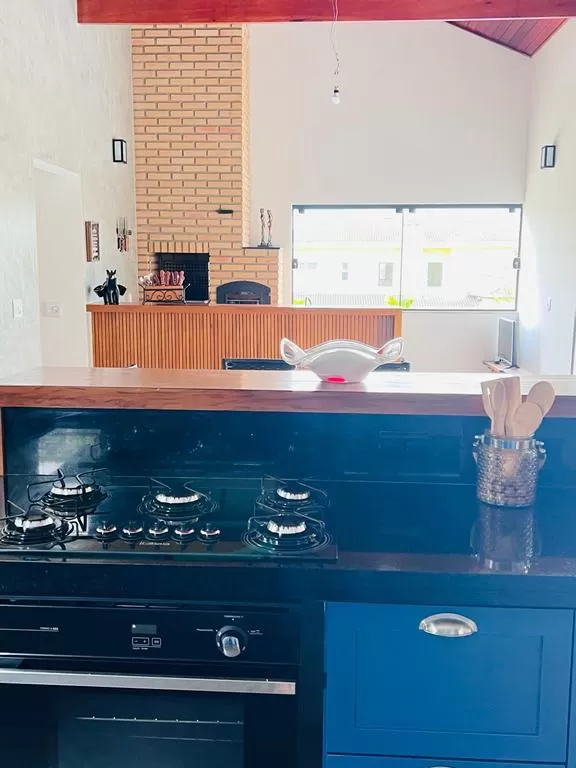 Casa Térrea à Vendacom 3 quartos sendo 1 suíte com closet, 220m² em Araçoiaba da Serra/SP no Condomínio Village Ipanema 