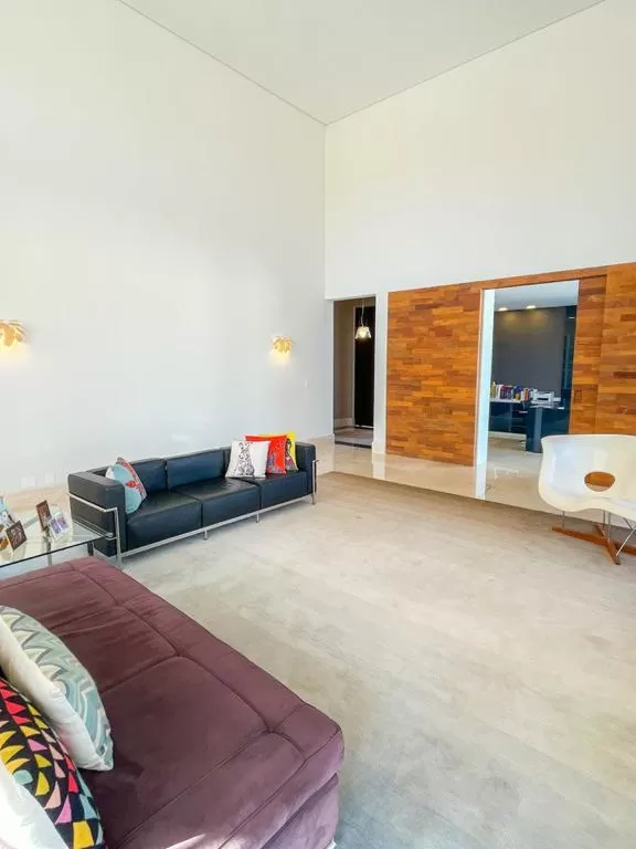 Mansão à Venda com 4 suítes, piscina, home theater e home-office, 748m² em Votorantim/SP no Condomínio Alphaville Nova Esplanada