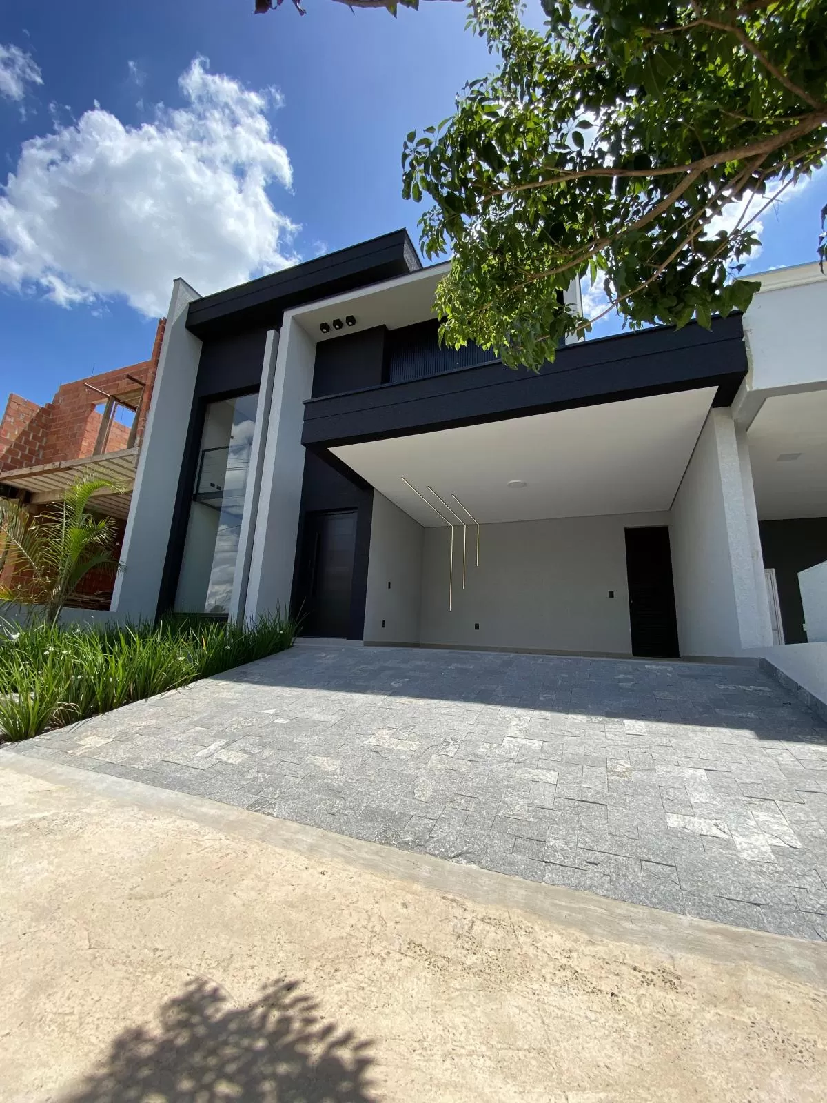 Casa Térrea à Venda com 3 suítes, escritório e piscina em Sorocaba/SP no Condomínio Le France