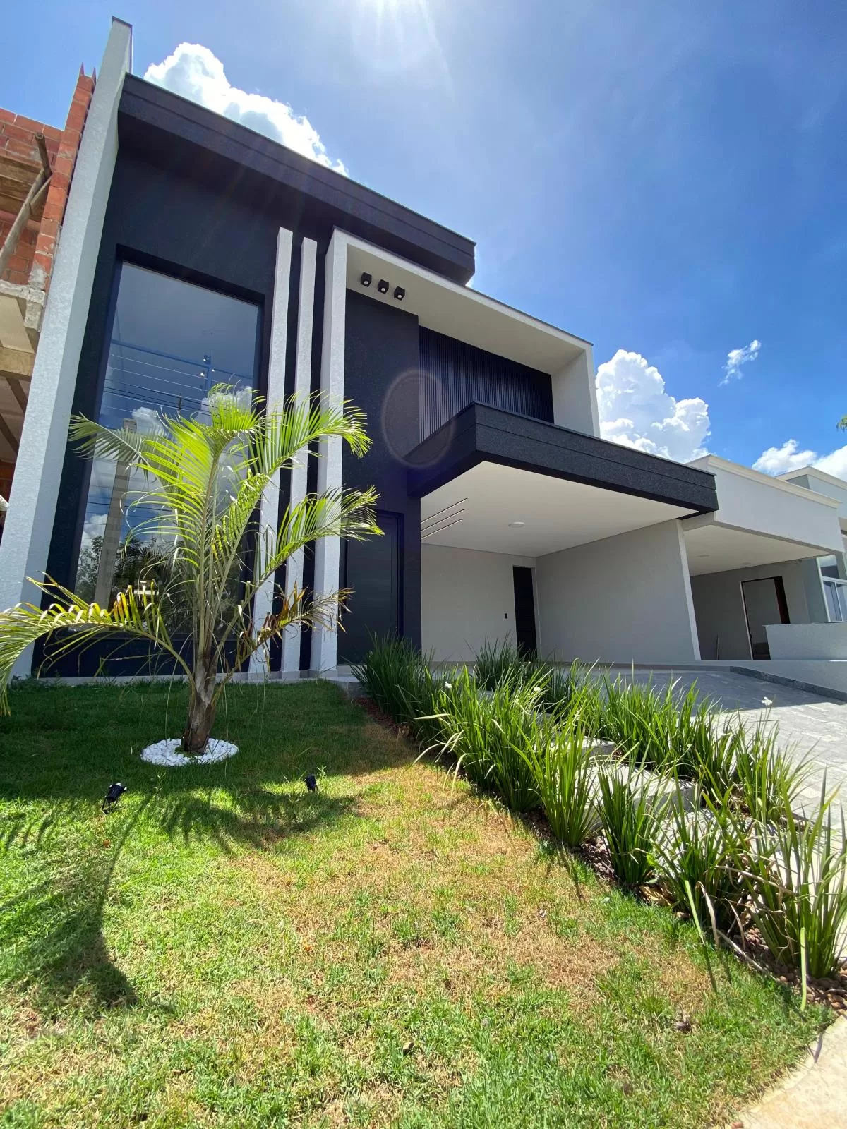 Casa Térrea à Venda com 3 suítes, escritório e piscina em Sorocaba/SP no Condomínio Le France