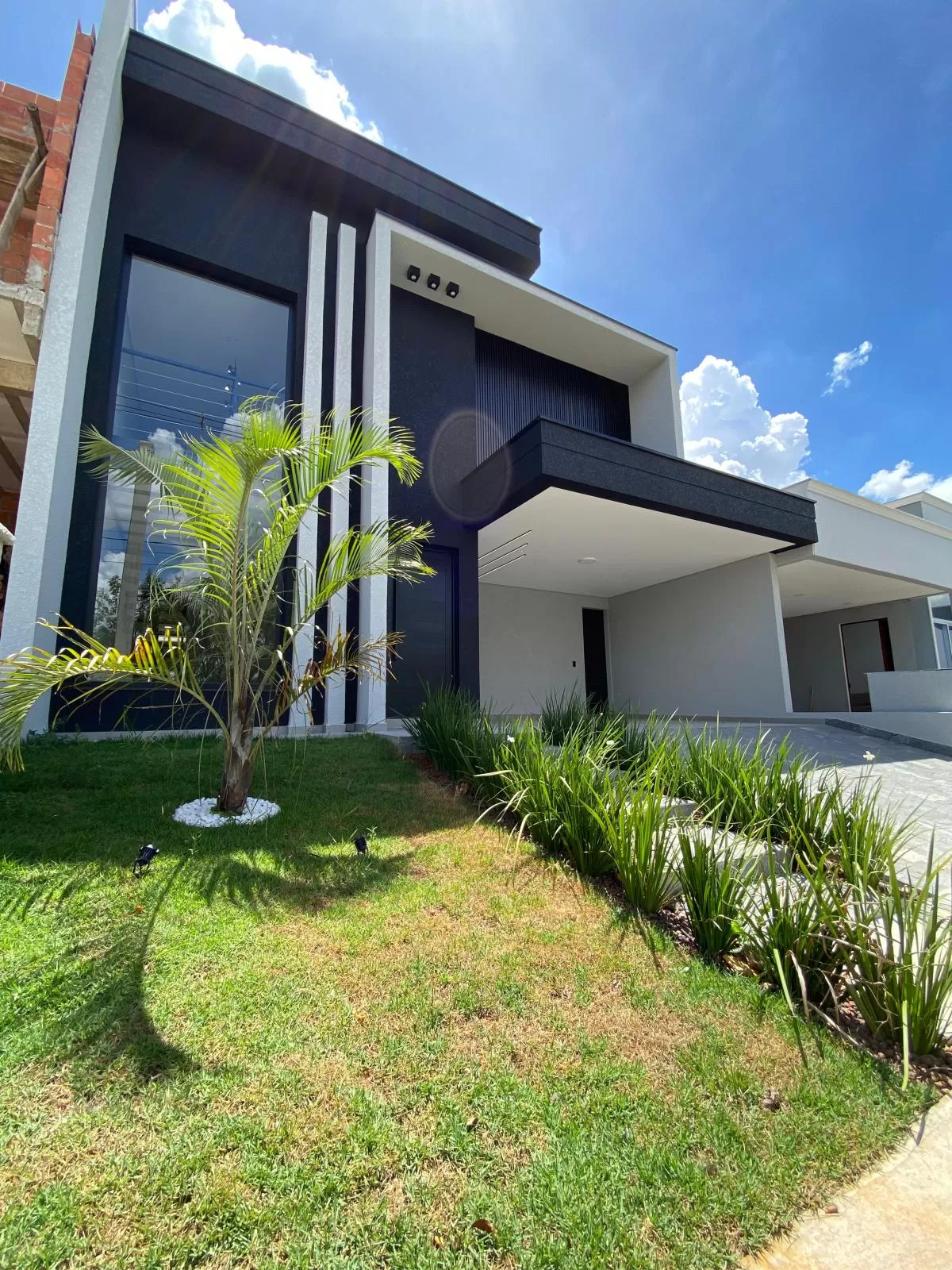 Casa Térrea à Venda com 3 suítes, escritório e piscina em Sorocaba/SP no Condomínio Le France