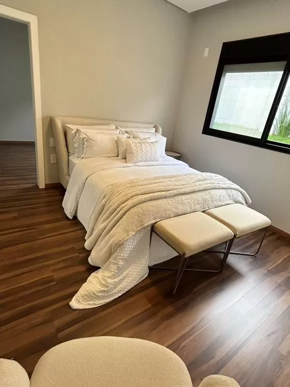 Casa Térrea à Venda e Locação com 3 suítes, escritório, academia, sala de jogos e piscina em Votorantim/SP no Condomínio Alphaville Nova Esplanada