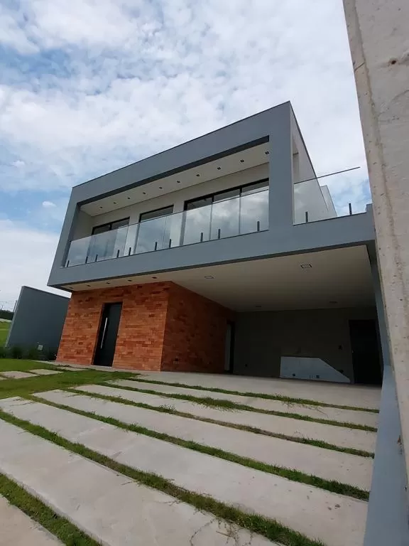 Sobrado Moderno à Venda com 3 suítes, escritório e piscina, 203m² em Votorantim/SP no Condomínio Cyrela Landscape 