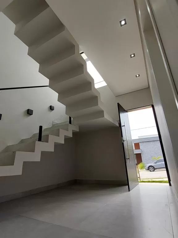 Sobrado Moderno à Venda com 3 suítes, escritório e piscina, 203m² em Votorantim/SP no Condomínio Cyrela Landscape 