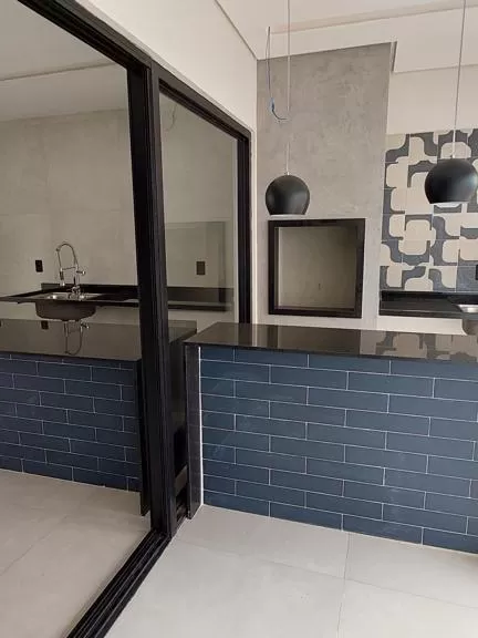 Sobrado Moderno à Venda com 3 suítes, escritório e piscina, 203m² em Votorantim/SP no Condomínio Cyrela Landscape 