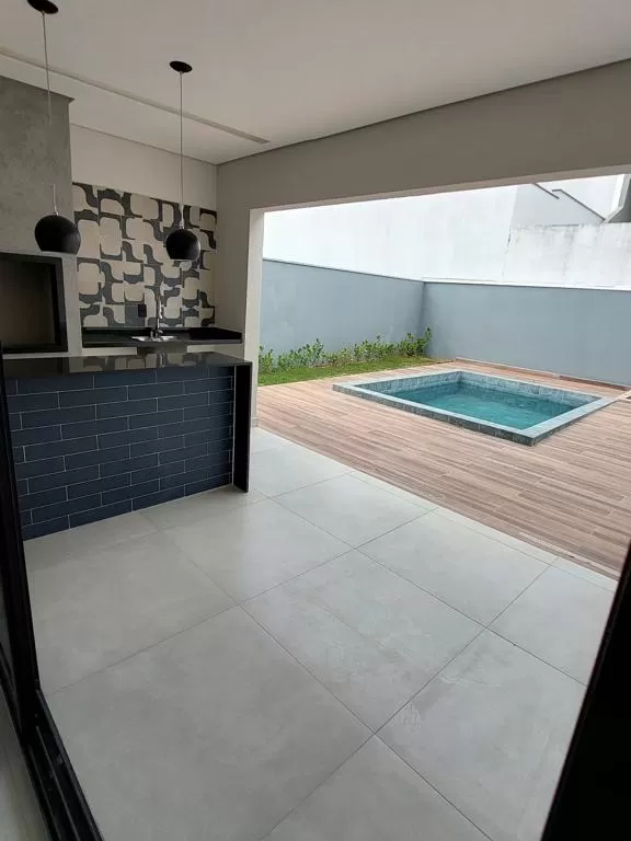 Sobrado Moderno à Venda com 3 suítes, escritório e piscina, 203m² em Votorantim/SP no Condomínio Cyrela Landscape 