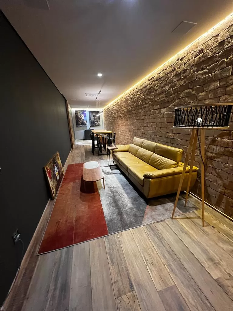 Casa à Venda com 3 suítes, escritório, sala de cinema, piscina e adega, 470m² em Votorantim/SP no Condomínio Alphaville Nova Esplanada