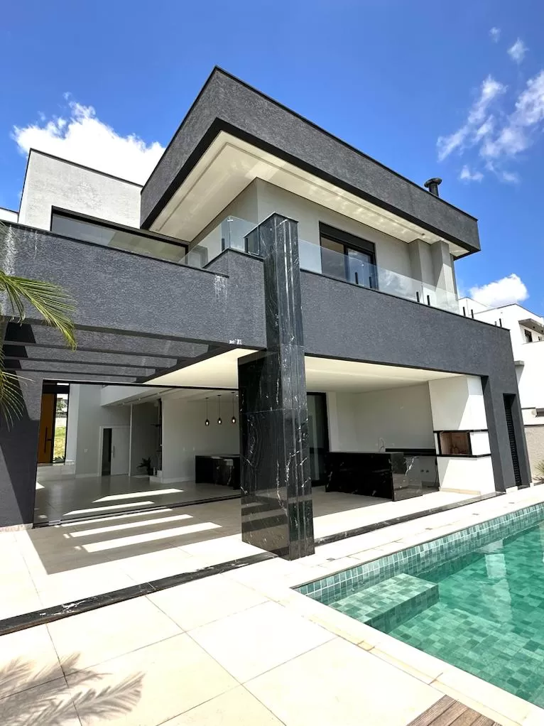 Casa à Venda com 4 suítes e escritório, 357m² em Votorantim/SP no Condomínio Alphaville Nova Esplanada