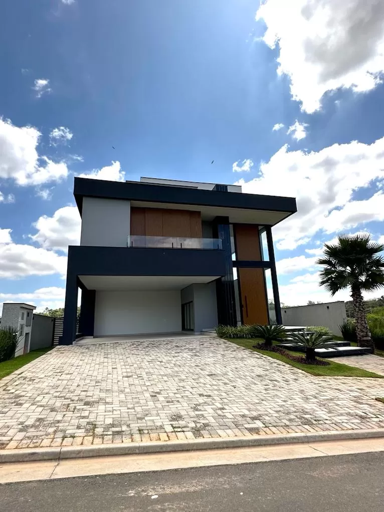 Casa à Venda com 4 suítes e escritório, 357m² em Votorantim/SP no Condomínio Alphaville Nova Esplanada