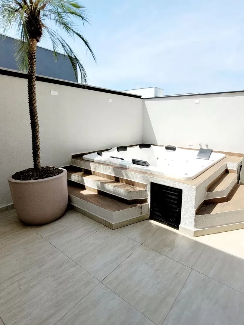 Casa à Venda na Modalidade de Porteira Fechada com 3 suítes e jacuzzi, 192m² em Sorocaba/SP no Condomínio Terras de São Francisco