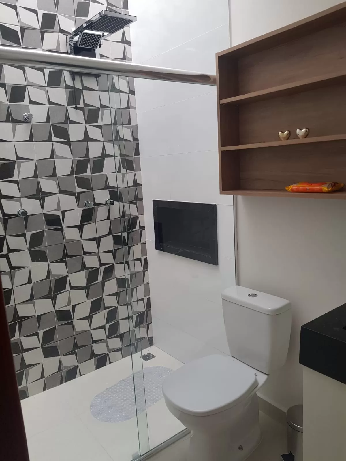 Casa à Venda na Modalidade de Porteira Fechada com 3 suítes e jacuzzi, 192m² em Sorocaba/SP no Condomínio Terras de São Francisco