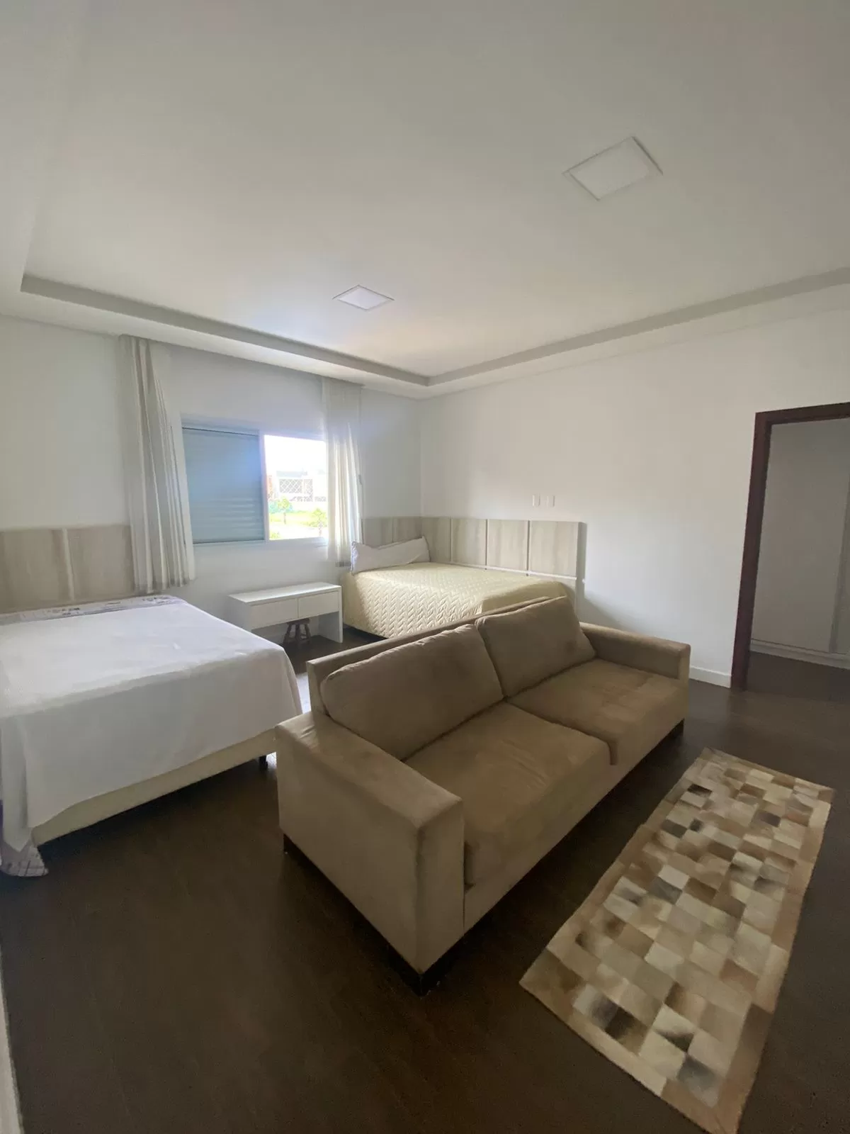 Casa à Venda e Locação com 4 suítes, escritório e piscina, 390m² em Votorantim/SP no Condominio Alphaville Nova Esplanada