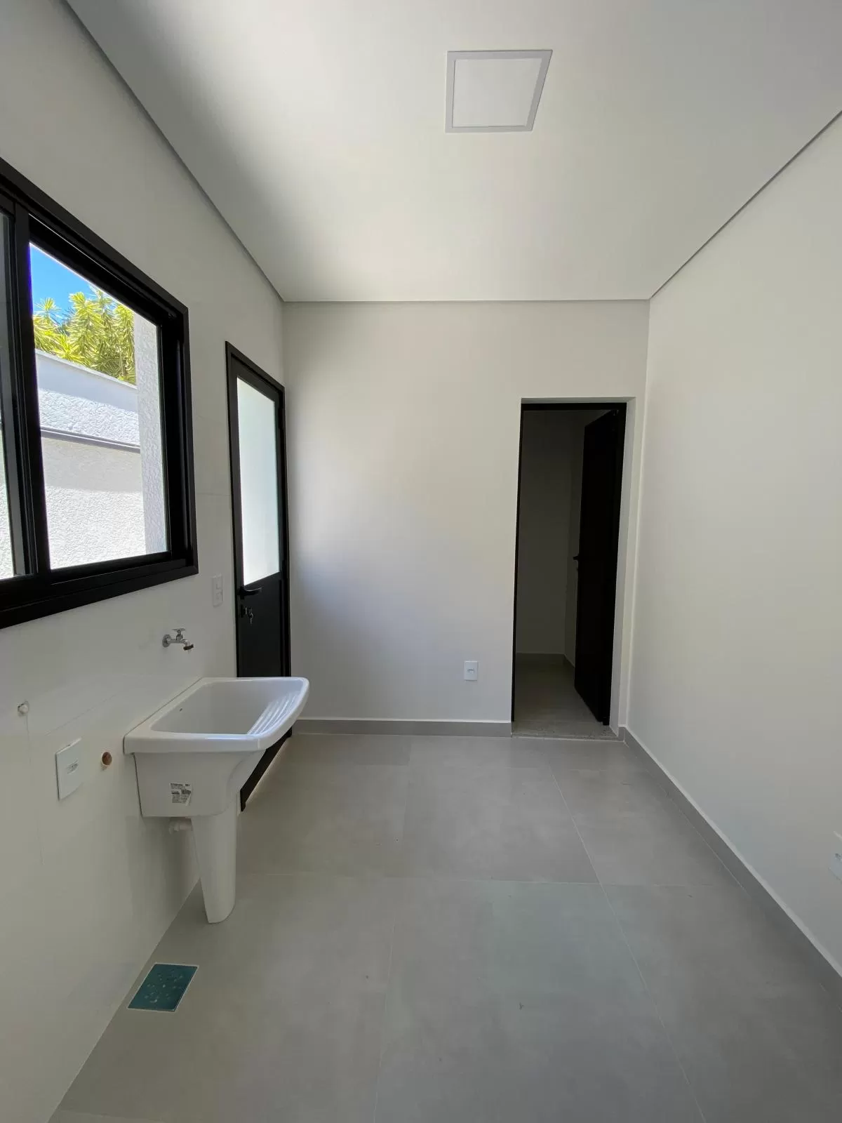 Casa à Venda com 3 suítes, escritório e piscina, 240m² em Votorantim/SP no Condomínio Alphaville Nova Esplanada