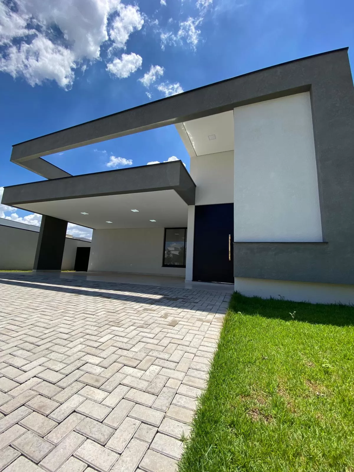 Casa à Venda com 3 suítes, escritório e piscina, 240m² em Votorantim/SP no Condomínio Alphaville Nova Esplanada