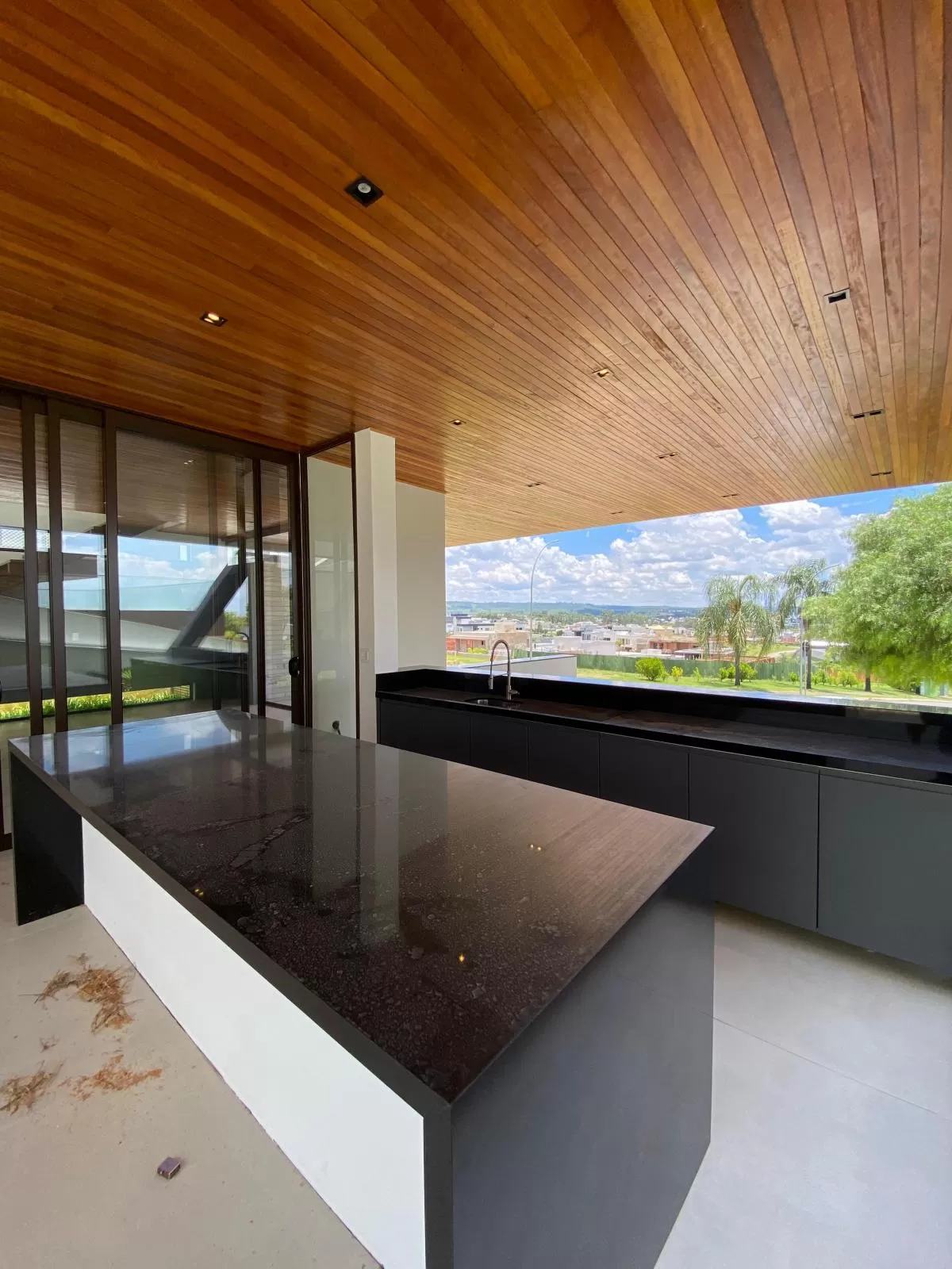 Casa à Venda com 3 suítes sendo 1 master com closet e piscina, 360m² em Votorantim/SP no Condomínio Alphaville Nova Esplanada