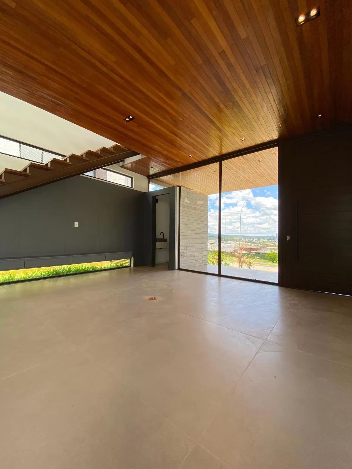 Casa à Venda com 3 suítes sendo 1 master com closet e piscina, 360m² em Votorantim/SP no Condomínio Alphaville Nova Esplanada