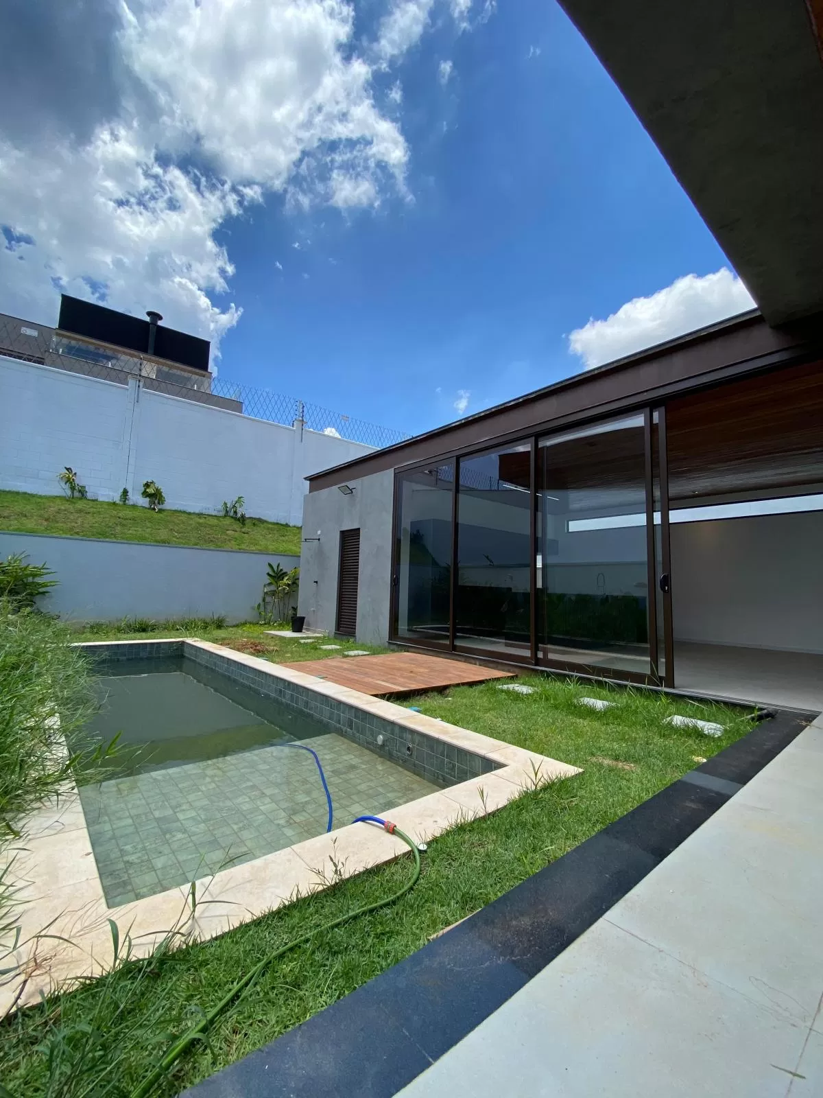 Casa à Venda com 3 suítes sendo 1 master com closet e piscina, 360m² em Votorantim/SP no Condomínio Alphaville Nova Esplanada
