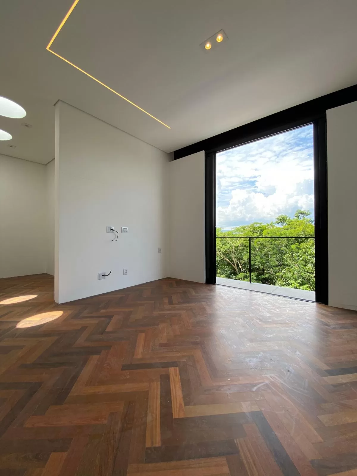Casa à Venda com 3 suítes e piscina aquecida, 333m² em Votorantim/SP no Condomínio Alphaville Nova Esplanada