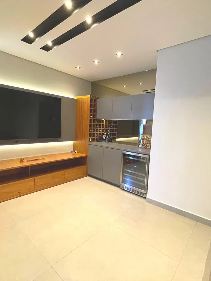Casa à Venda com 3 suítes sendo 1 master com closet e piscina climatizada, 295m² em Votorantim/SP no Condomínio Alphaville Nova Esplanada
