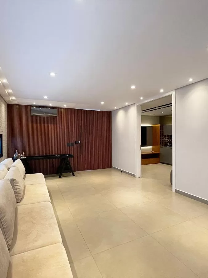 Casa à Venda com 3 suítes sendo 1 master com closet e piscina climatizada, 295m² em Votorantim/SP no Condomínio Alphaville Nova Esplanada
