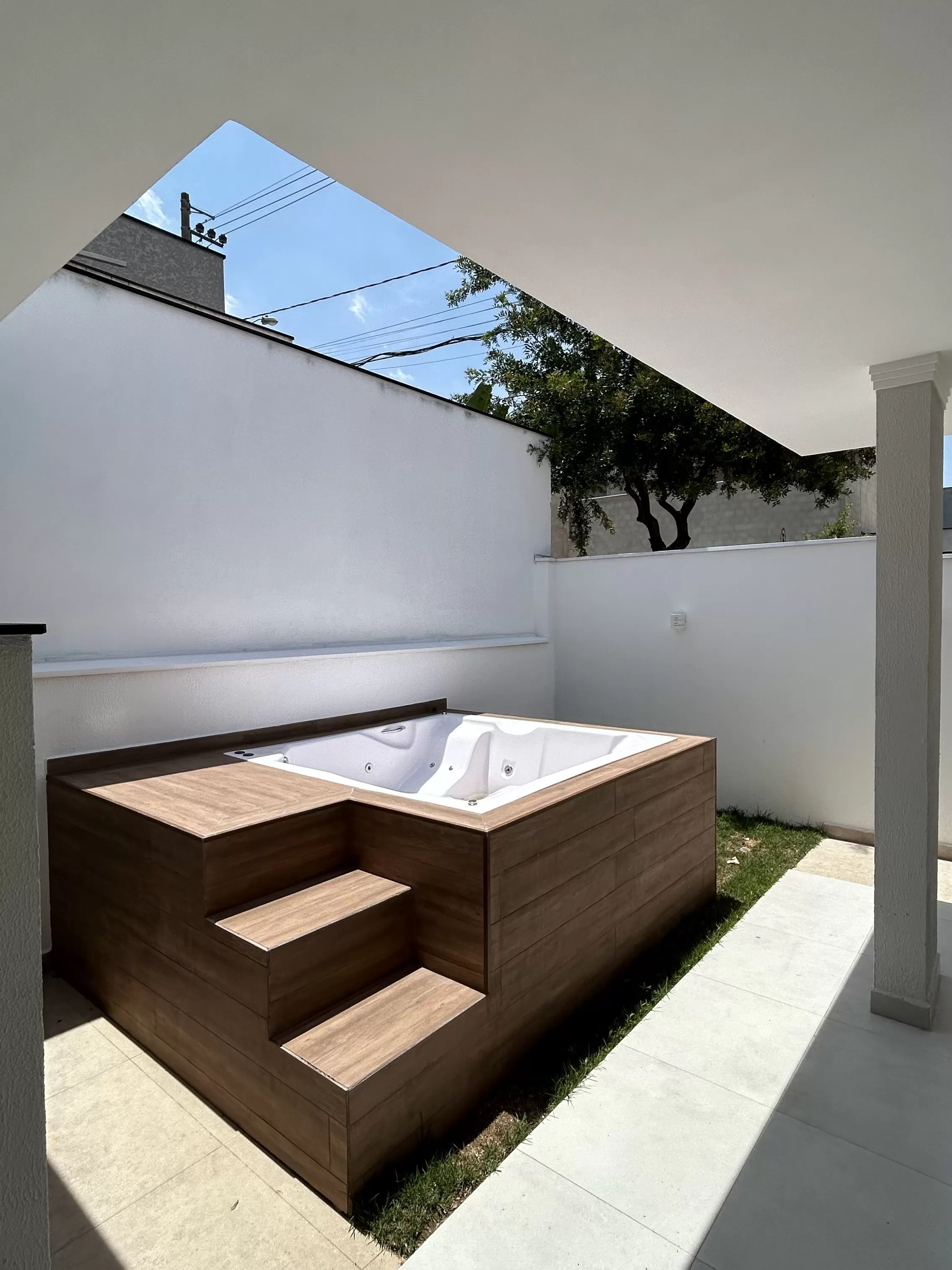 Casa de Esquina à Venda no Condomínio Terras de São Francisco - Sorocaba/SP
