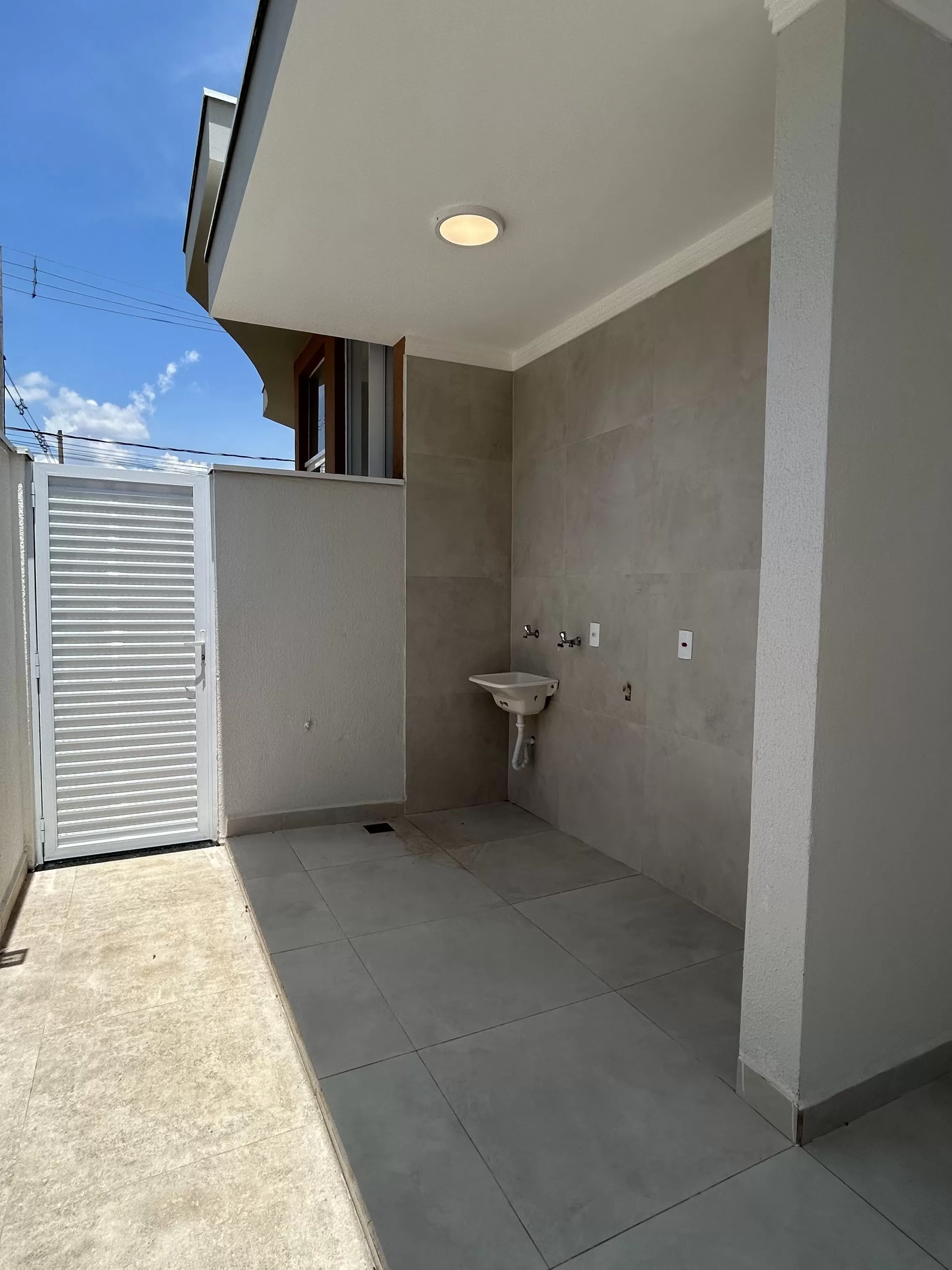 Casa de Esquina à Venda no Condomínio Terras de São Francisco - Sorocaba/SP