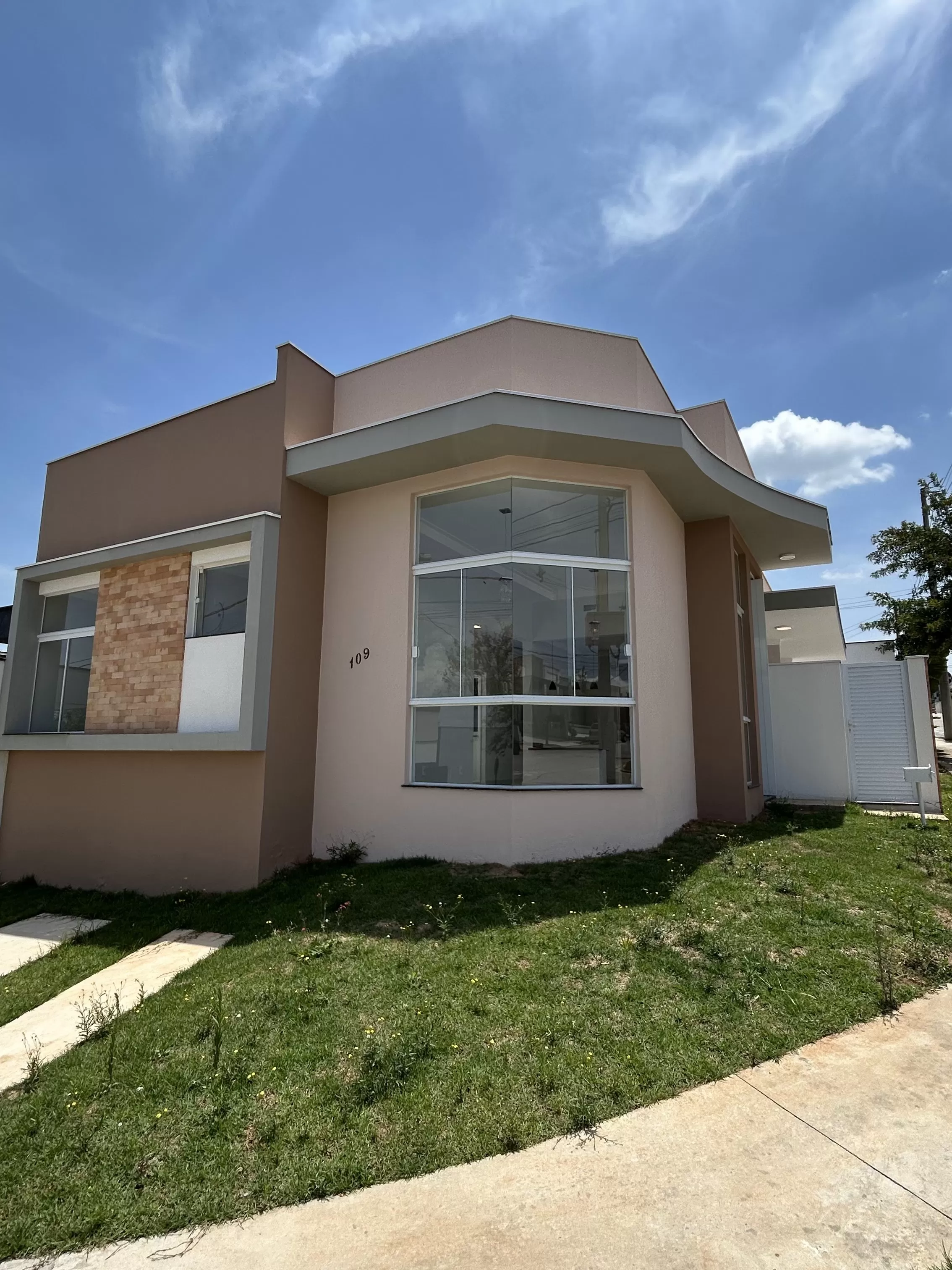Casa de Esquina à Venda no Condomínio Terras de São Francisco - Sorocaba/SP