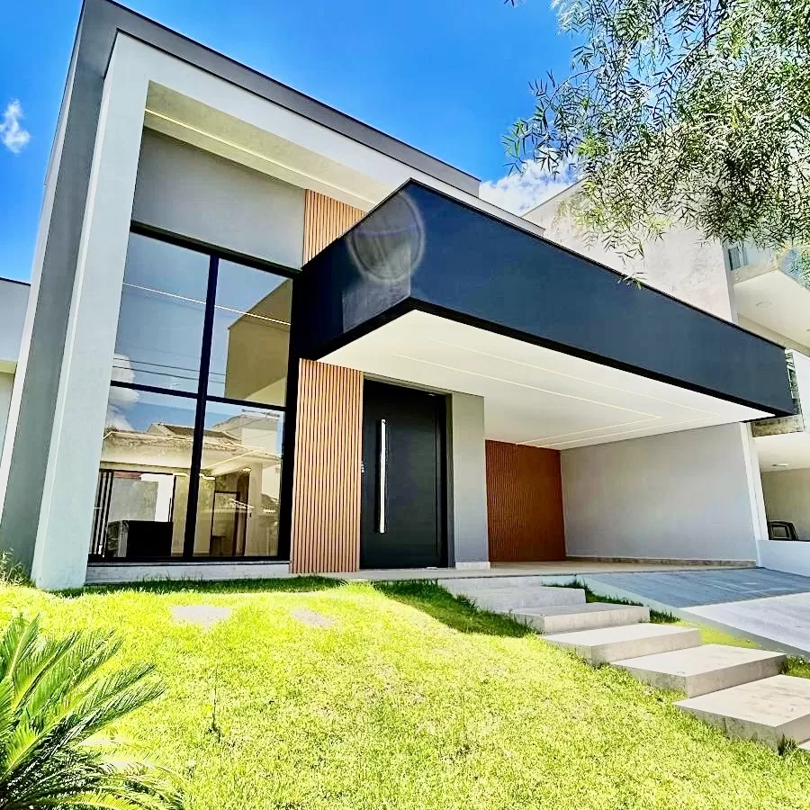 Casa Térrea à Venda ou Locação com 3 suítes sendo 1 master, escritório e área gourmet com piscina, 300m² no Condomínio Aldeia da Mata em Votorantim/SP