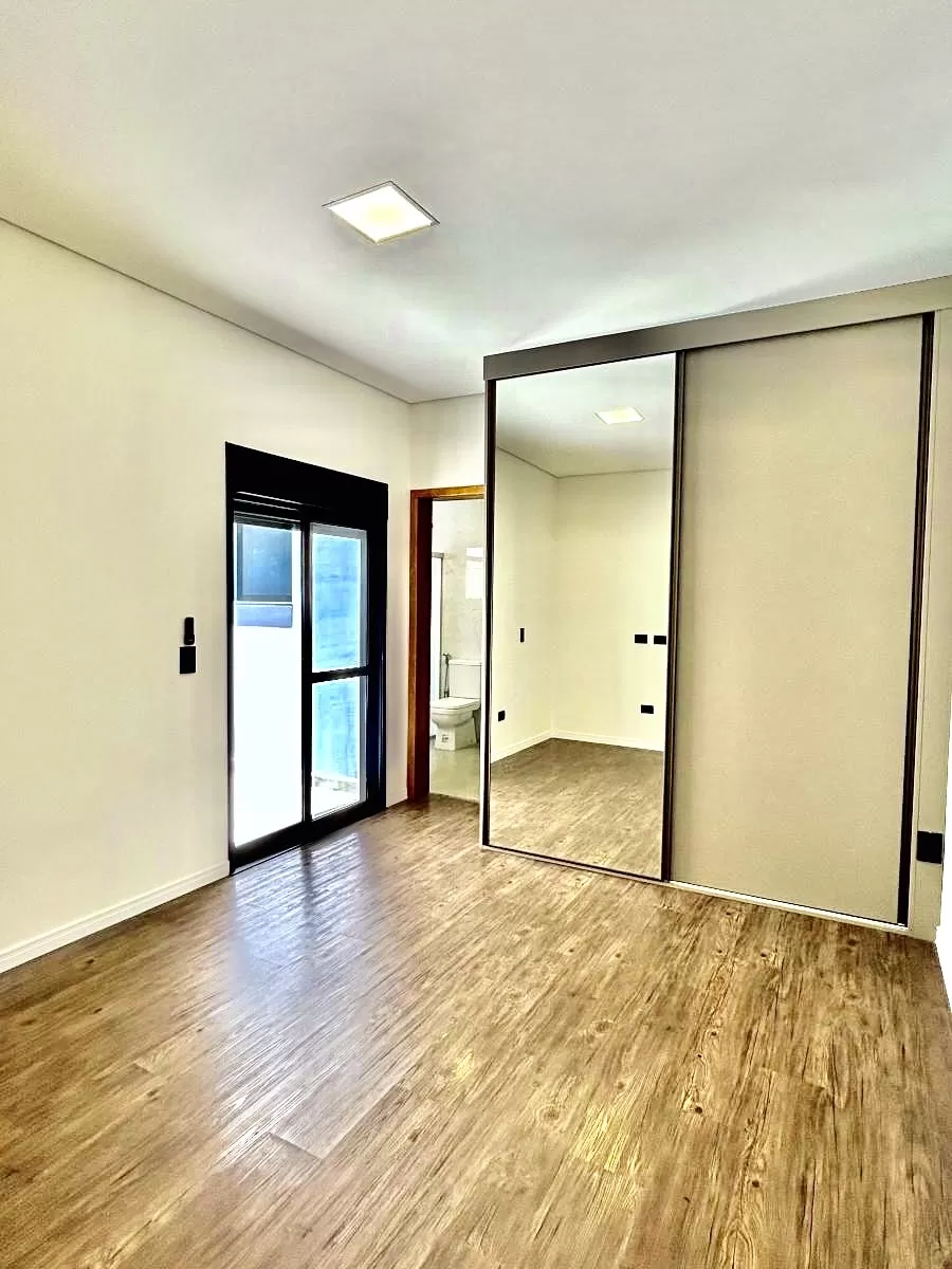 Casa Térrea à Venda ou Locação com 3 suítes sendo 1 master, escritório e área gourmet com piscina, 300m² no Condomínio Aldeia da Mata em Votorantim/SP