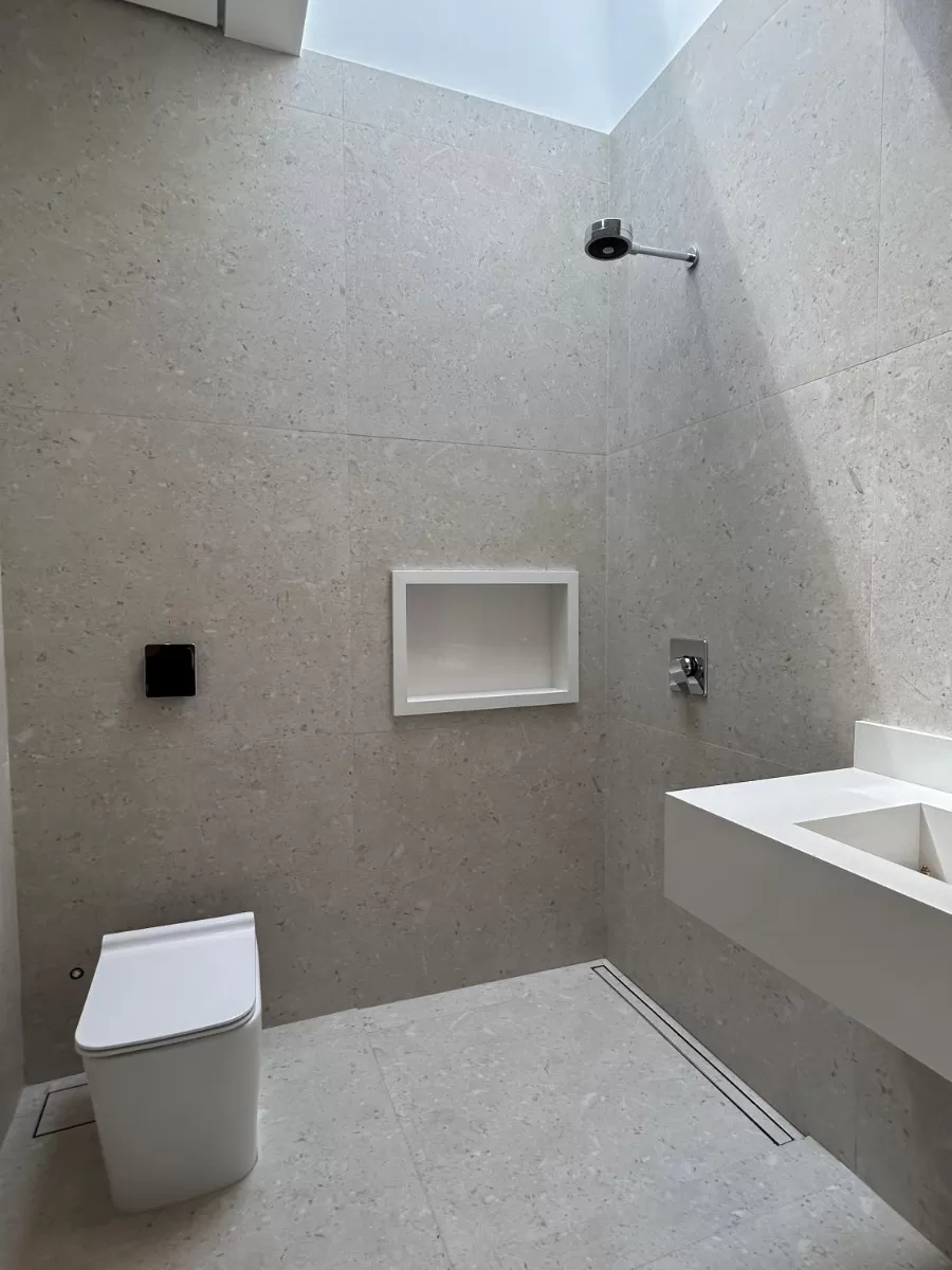 Sobrado à Venda com 5 suítes com closet e piscina, 415m² em Votorantim/SP no Condomínio Alphaville Nova Esplanada