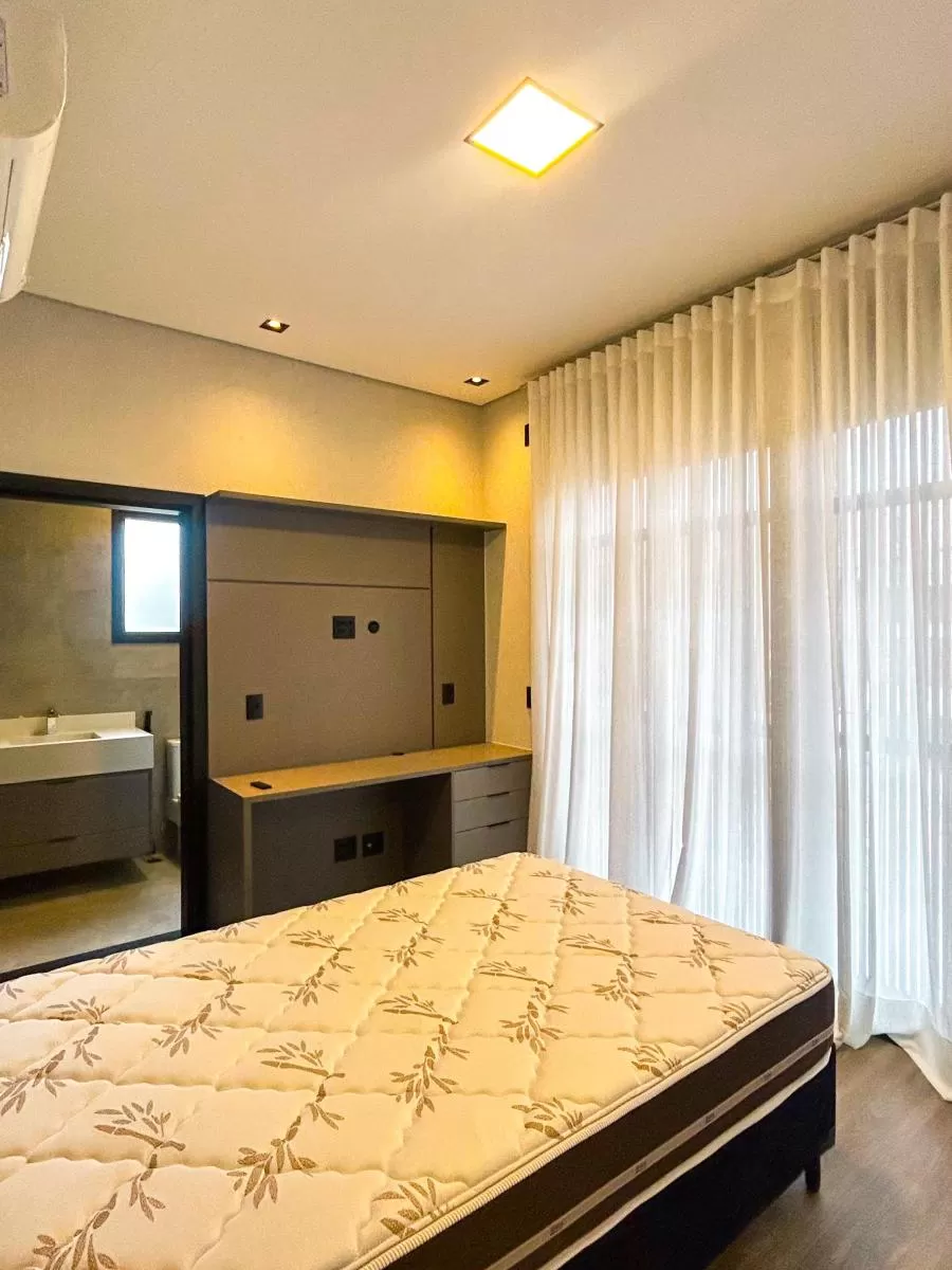 Sobrado à Venda na Modalide de Porteira Fechada com 4 suítes, banheira de imersão e piscina de borda infinita, 328m² em Votorantim/SP no Condomínio Alphaville Nova Esplanada