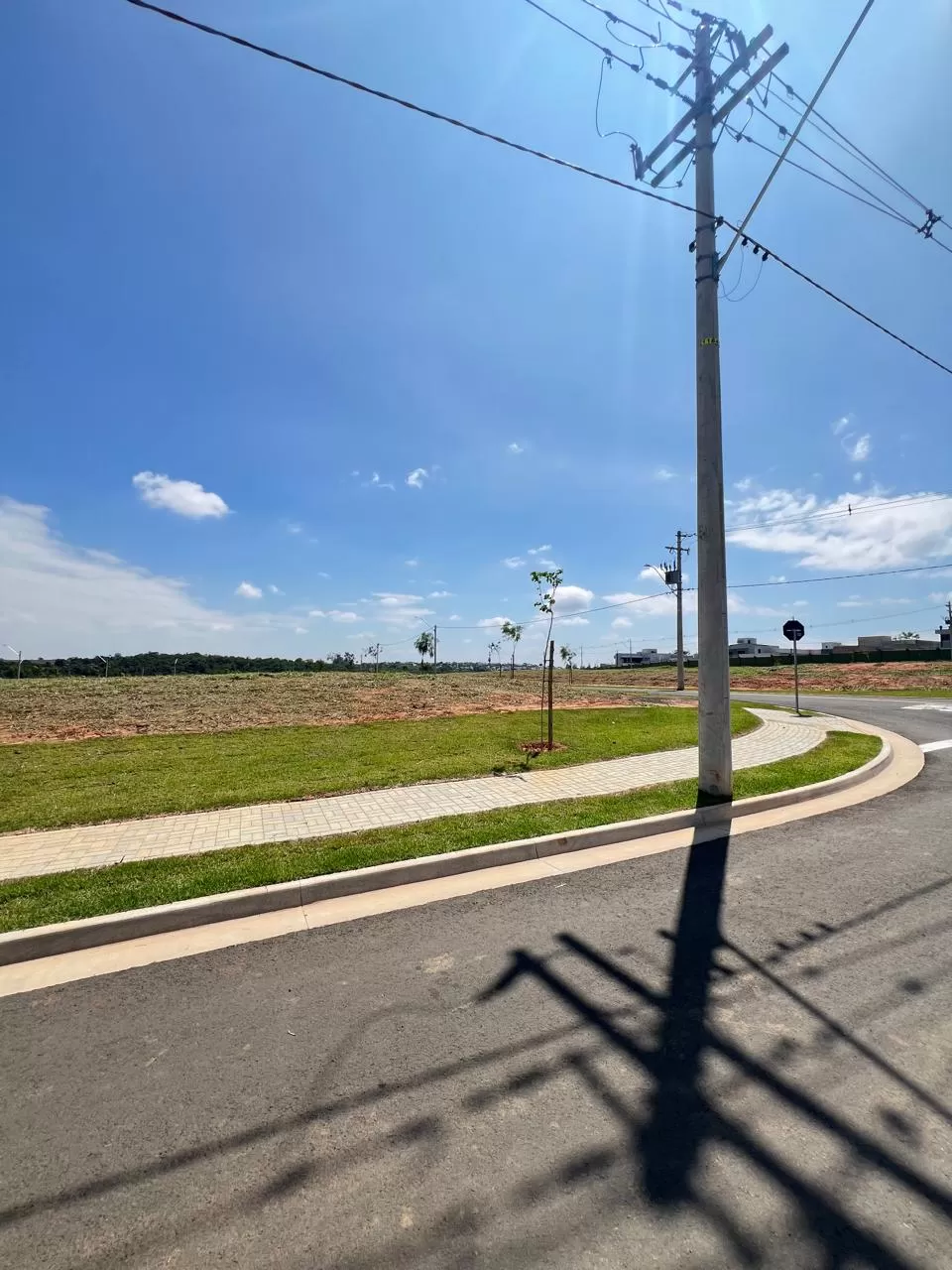 Terreno De Esquina à Venda com ótima topografia, 361m² no Condomínio Terras Alpha em Votorantim/SP 